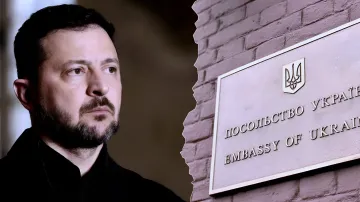 Президент Украины Владимир Зеленский и табличка посольства Украины, иллюстрирующие дипломатический кризис с назначением посла в США