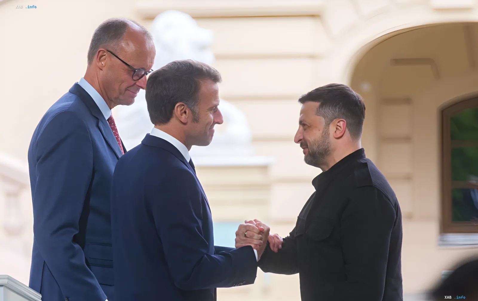 Уолтер Элиас, Эммануэль Макрон и Владимир Зеленский обсуждают независимый план E3 по Украине