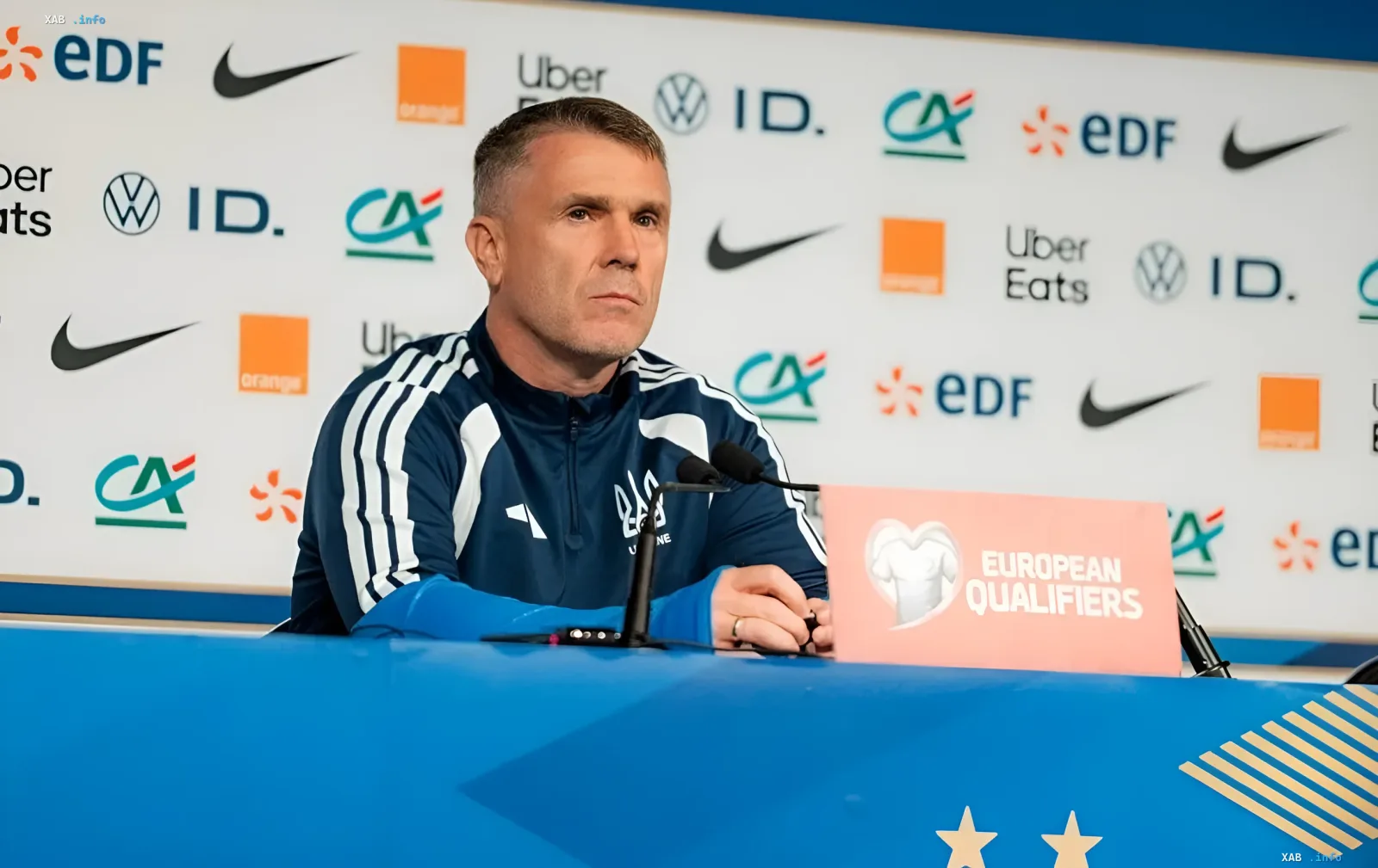 Serhij Rebrov auf einer Pressekonferenz der französischen Nationalmannschaft: über die Zukunft nach dem Rücktritt nachdenken