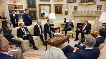 Дональд Трамп и Биньямин Нетаньяху во время встречи в Овальном кабинете Белого дома