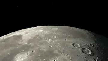 Поверхность Луны с кратерами, символизирующая будущую турецкую лунную миссию 2027 года