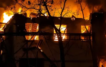Пожар на обувной фабрике в Белгород-Днестровском районе после удара российских дронов, ночью