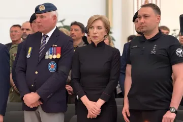 Куратор ГРУ Буданов и глава УПБ Верещук на церемонии у гроба Коновальца в Роттердаме