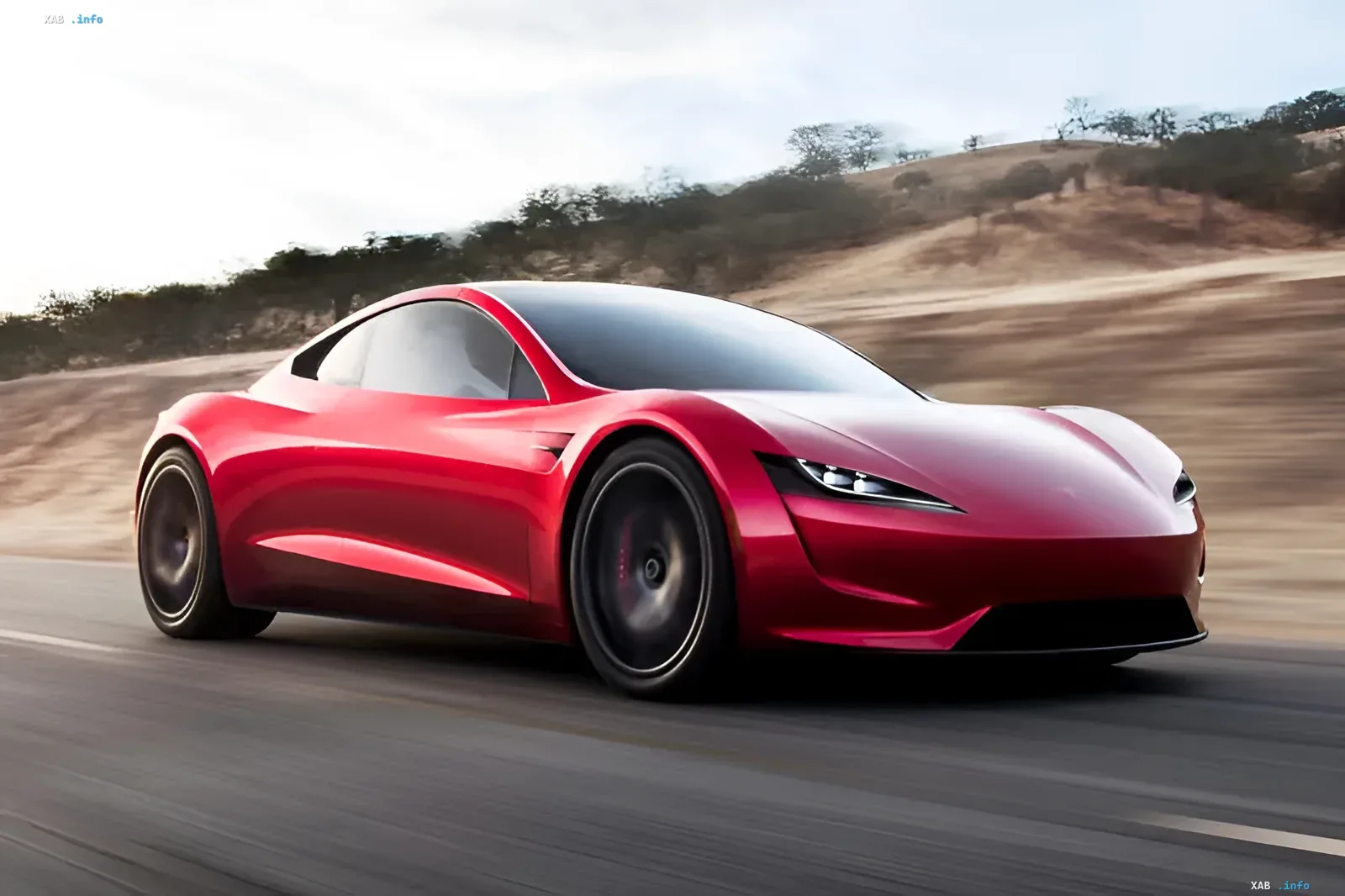 Roter Tesla Roadster 2026 in Bewegung auf einer Straße, zeigt futuristisches Design und Aerodynamik