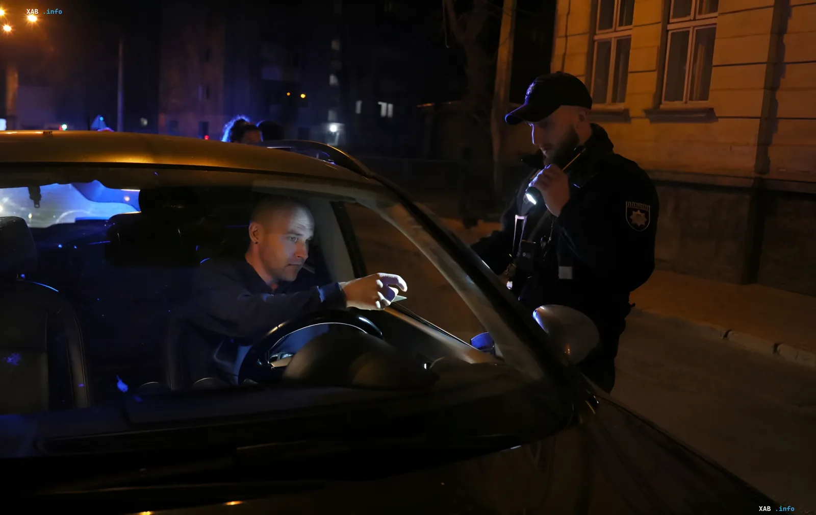 Патрульная проверка автомобиля ночью в Одесской области — отмена ограничений для транзитных грузовиков на границе с ЕС