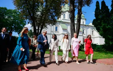 Группа украинских делегатов и ветеранов посещает исторический монастырь в рамках программы UN Tourism по поддержке развития туризма в Украине