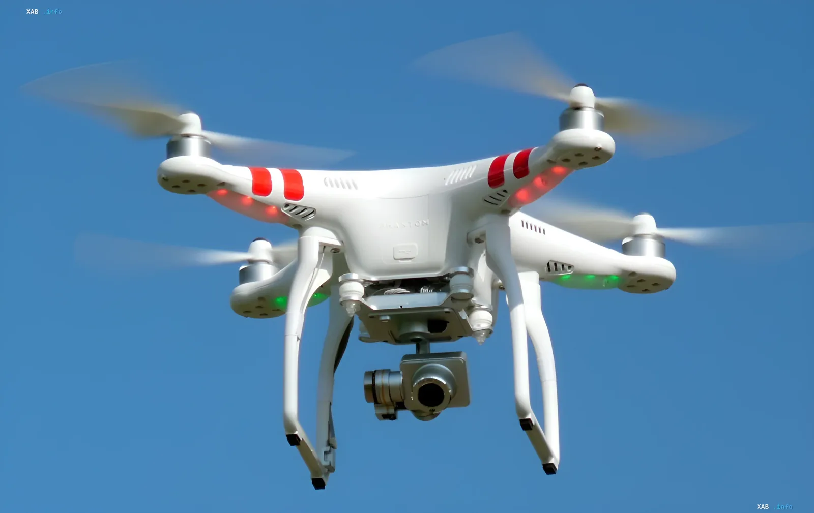 Китайский дрон DJI Phantom в полете, используемый ВВС США для защиты ядерных ракет