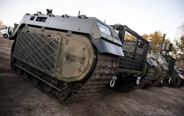 Роботизированные боевые платформы Milrem Robotics на полигоне — ключевые разработки эстонского завода, ставшего целью предполагаемого российского саботажа