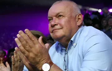 Главный редактор Дмитрий Киселев аплодирует на публике: конец эпохи главного пропагандиста Кремля?