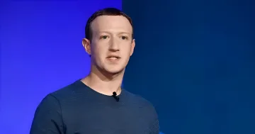 Марк Цукерберг на фоне синего экрана, объявляющий о новой гонке за сверхинтеллект: Meta против Китая и OpenAI