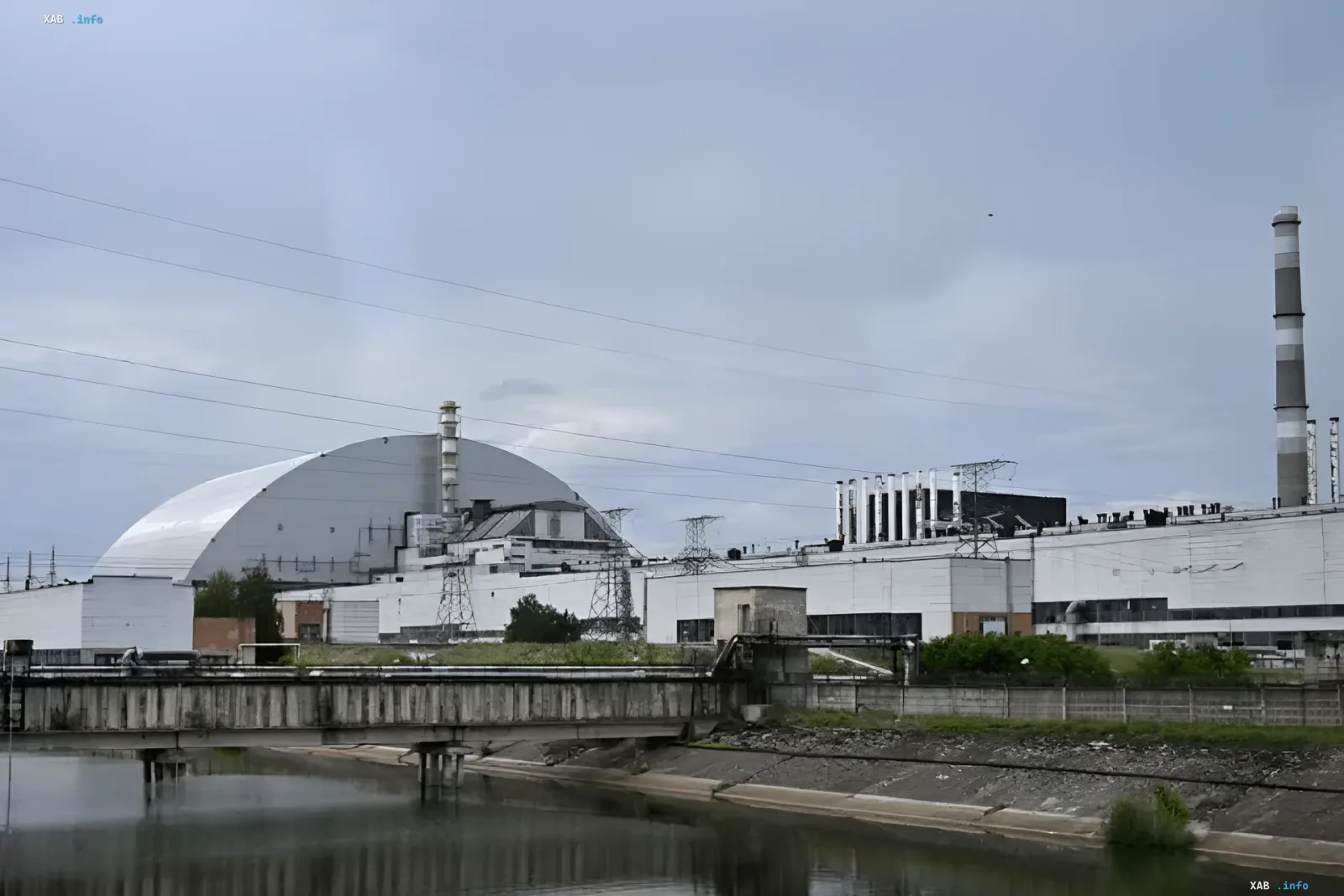 Новий безпечний конфайнмент (купол) над енергоблоком Чорнобильської АЕС, що потребує ремонту за 500 млн євро від Берліна