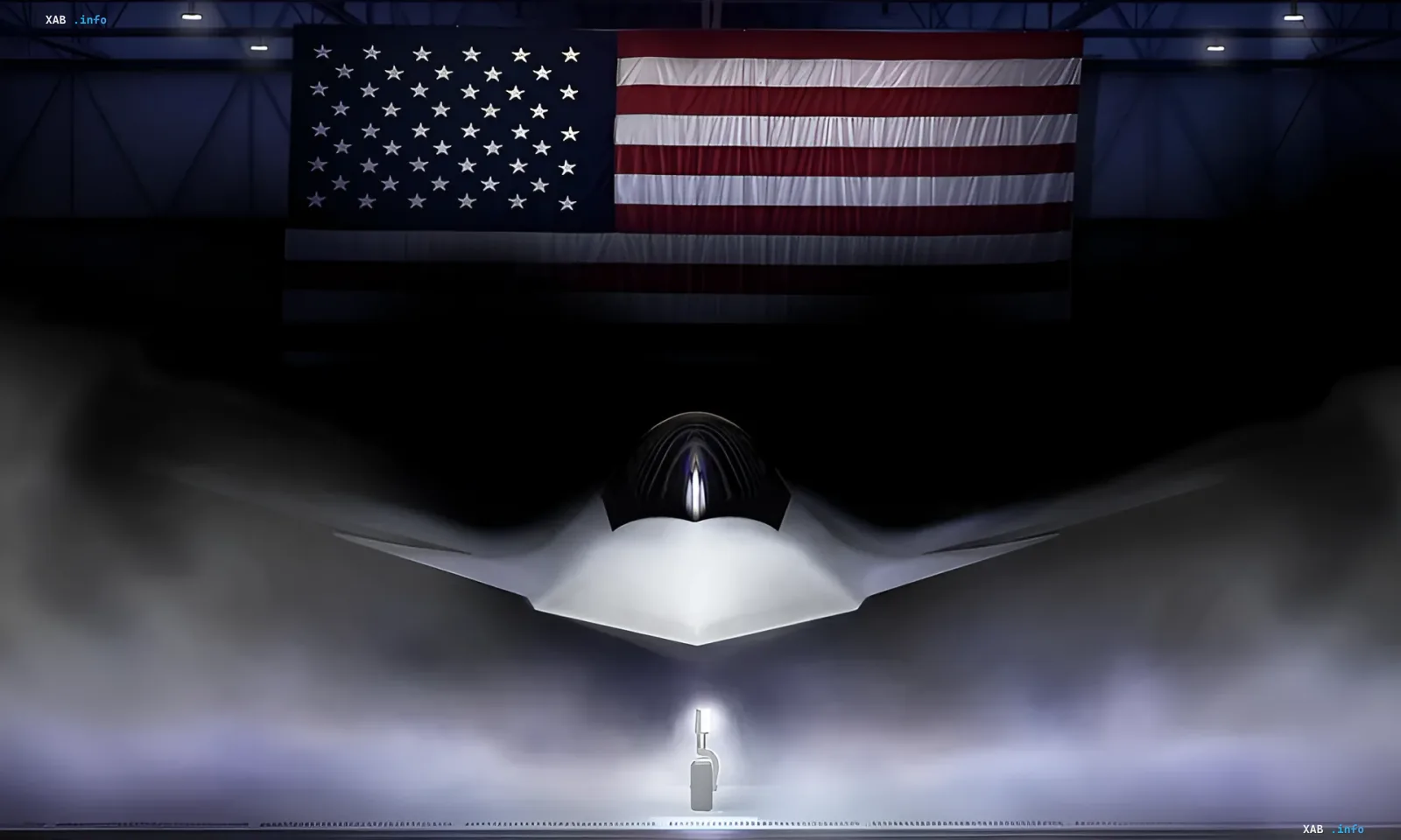 Geheimster sechster-Generation-Kampfjet F-47 in einer Halle unter der amerikanischen Flagge — Israel wird Zugang zu dem neuen Stealth-Jet bei den USA beantragen