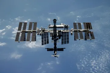 МКС на орбите Земли: Роскосмос и NASA обсуждают сроки и технику выведения станции с орбиты