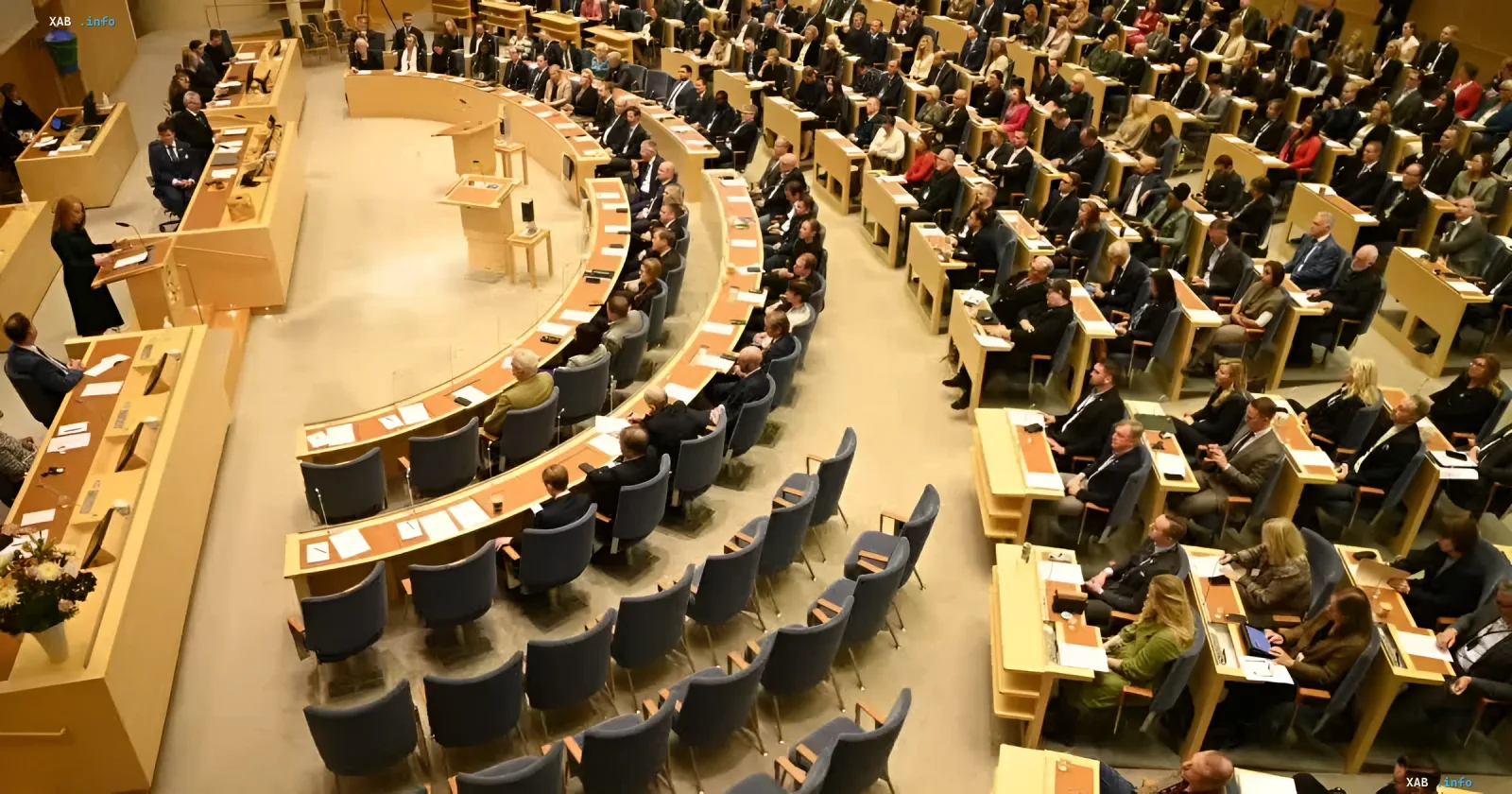 Засідання шведського парламенту Риксдаг: депутати голосують за зниження віку кримінальної відповідальності до 14 років
