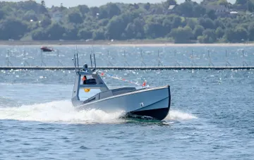 Морський дрон Seetaube компанії STARK під час випробувань: автономний надводний апарат Бундесверу для розвідки тіневого флоту