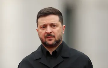 Владимир Зеленский на фоне заявления о ночном ударе по Киеву: 15 погибших, 30 повреждённых домов и 168 сбитых дронов
