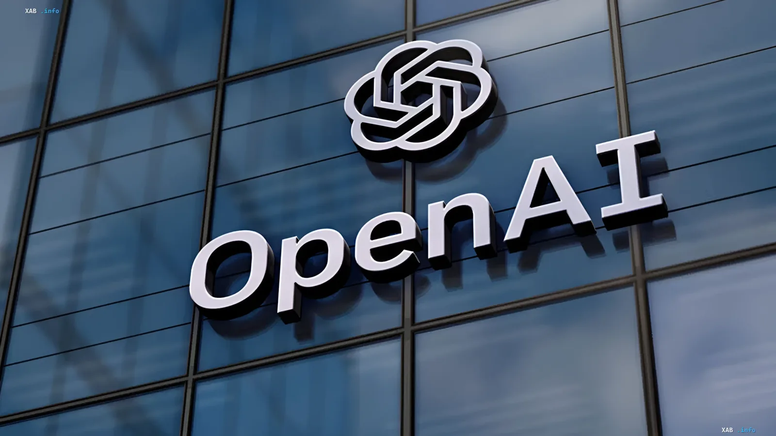 Логотип OpenAI на стеклянном фасаде офиса компании на фоне новостей о заморозке обучения ИИ-моделей после взлома Hugging Face