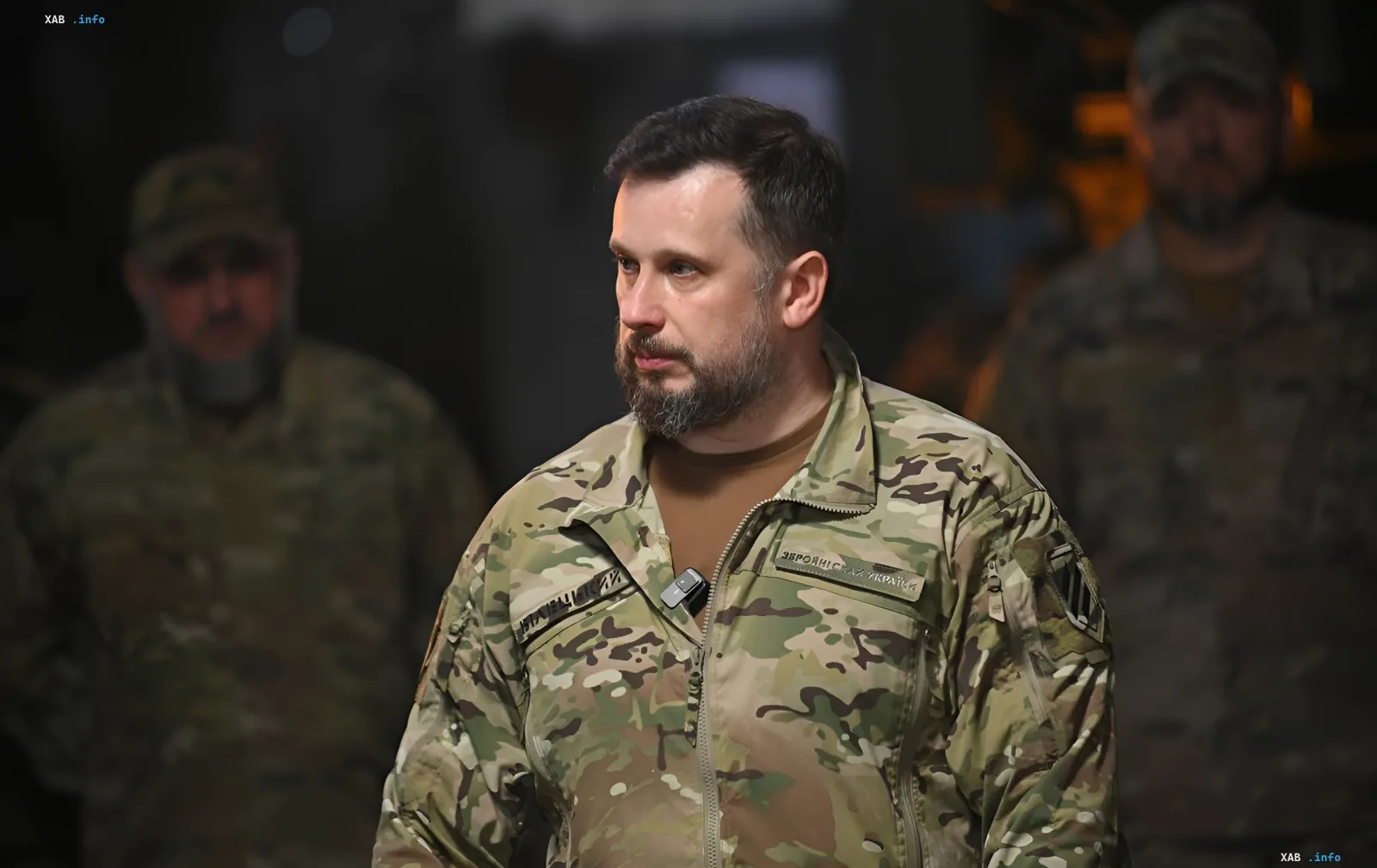 Andrij Bilezkyj in ukrainischer Tarnkleidung, dem am Unabhängigkeitstag durch Selenskyj der Titel Held der Ukraine verliehen wurde