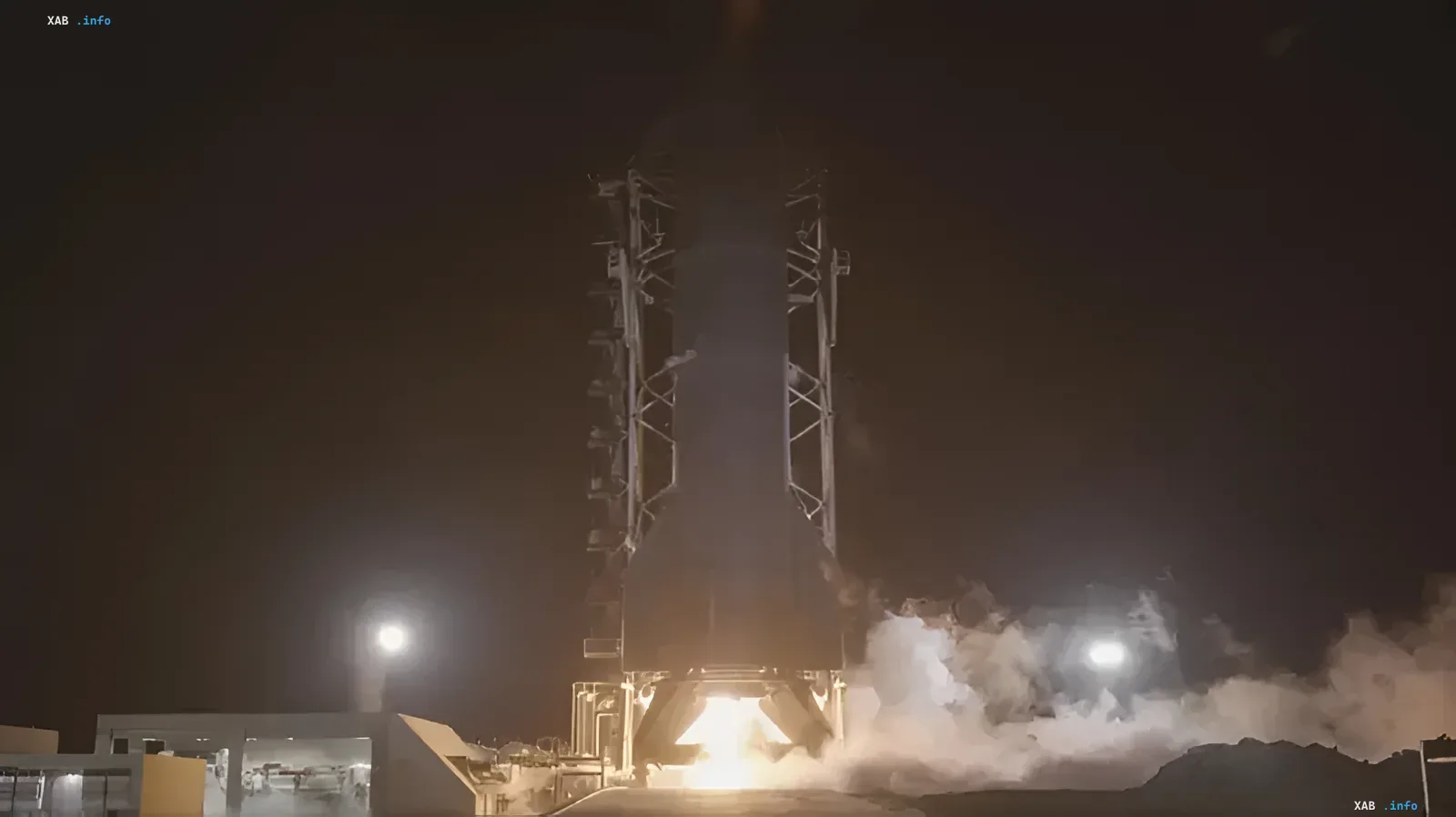SpaceX Starship Ship 41 Triebwerkstest bei Nacht vor historischem 14. Orbitalflug