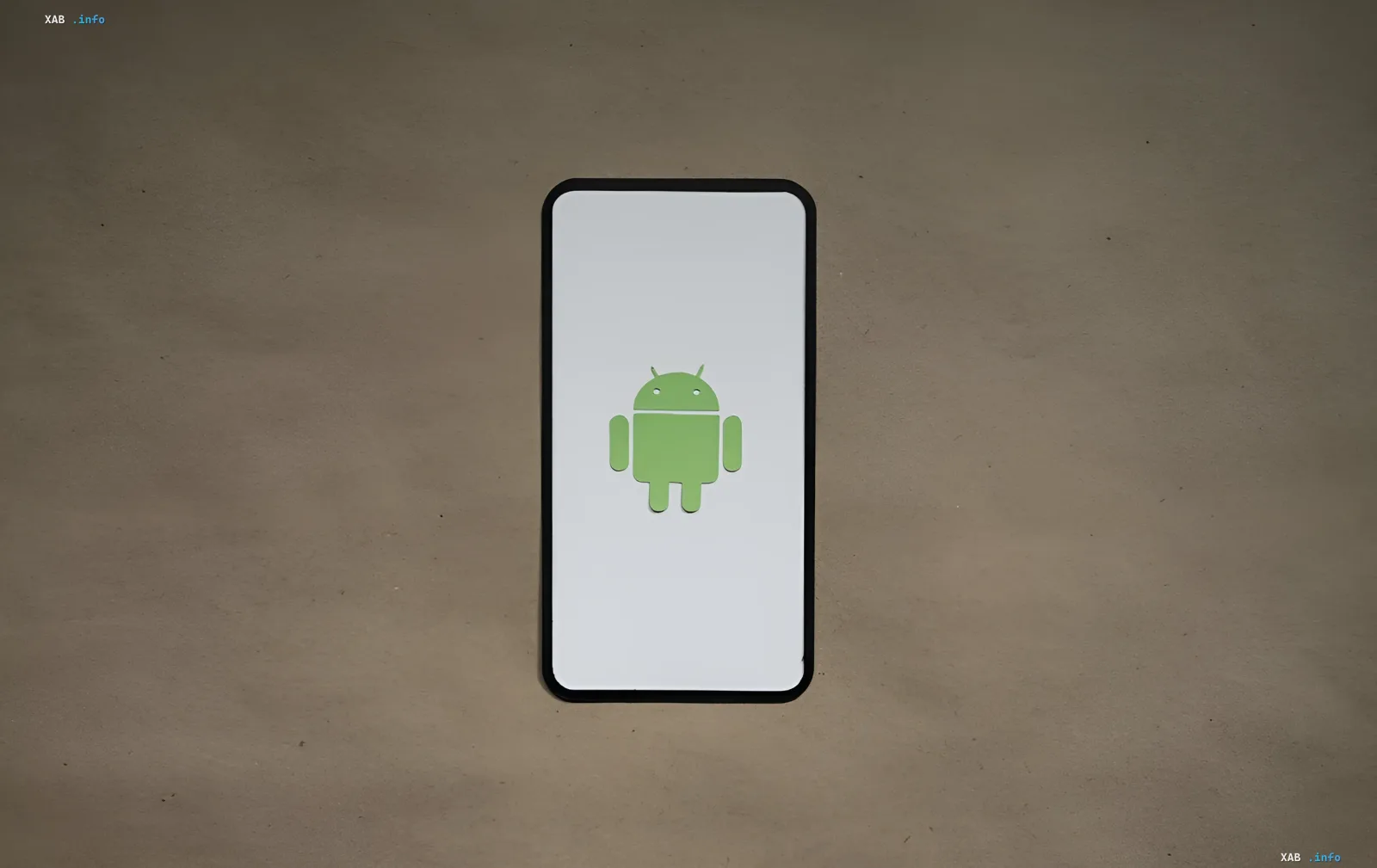 Смартфон із логотипом Android на екрані: ілюстрація системного сервісу Android Pulse від Google