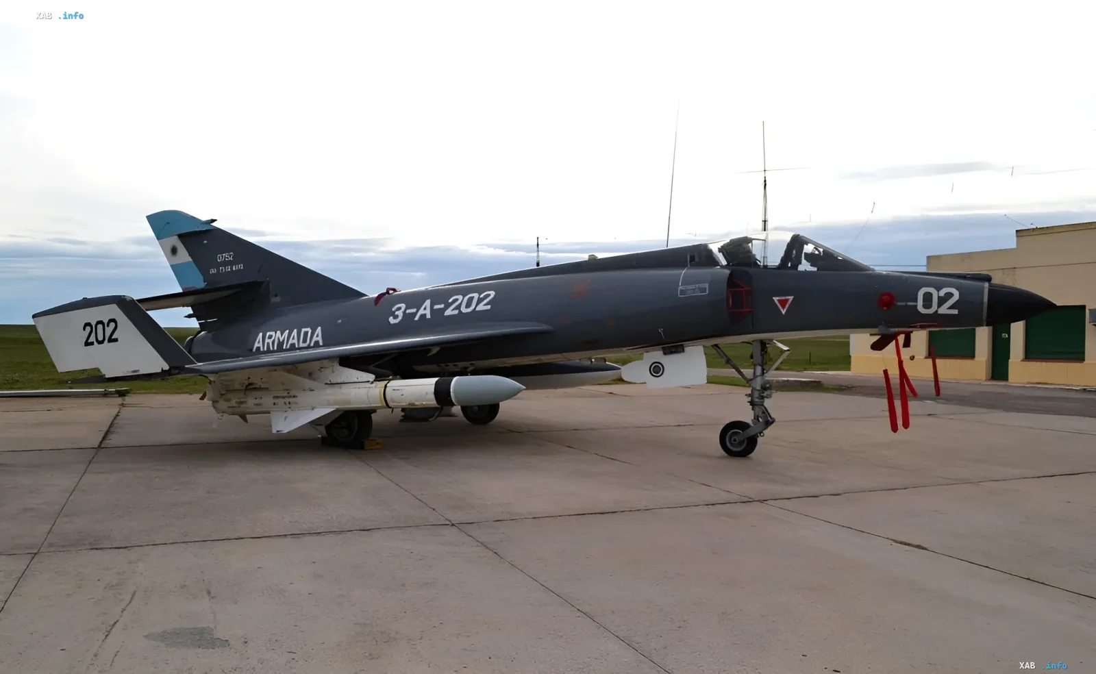 Аргентинский Super Étendard с бортовым номером 3-A-202 на аэродроме перед выводом из эксплуатации