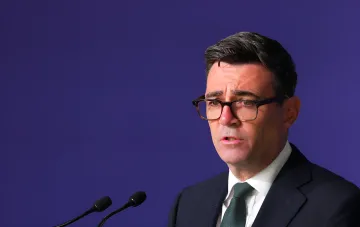 Kreml-Berater Fjodorow bei einer öffentlichen Rede mit Drohungen gegen Großbritannien