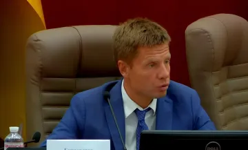 Ukrainischer Abgeordneter Hontscharenko in der Parlamentskammer, Autor des Gesetzentwurfs über einen Integrations-Aufenthaltstitel für Belarusen