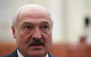 Александр Лукашенко на фоне заседания: президент Беларуси приказал проверить боеготовность армии
