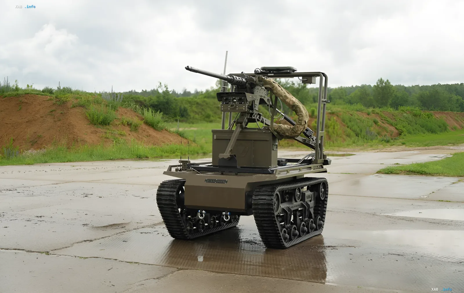 Український безпілотний робот Tanchik Droid 12.7 з кулеметом Browning 12.7 мм на гусеничному ходу