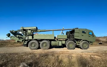 Украинская САУ «Богдана» на колёсном шасси 8x8 на открытой площадке — серийное производство самоходок наращивается до 40 единиц в месяц
