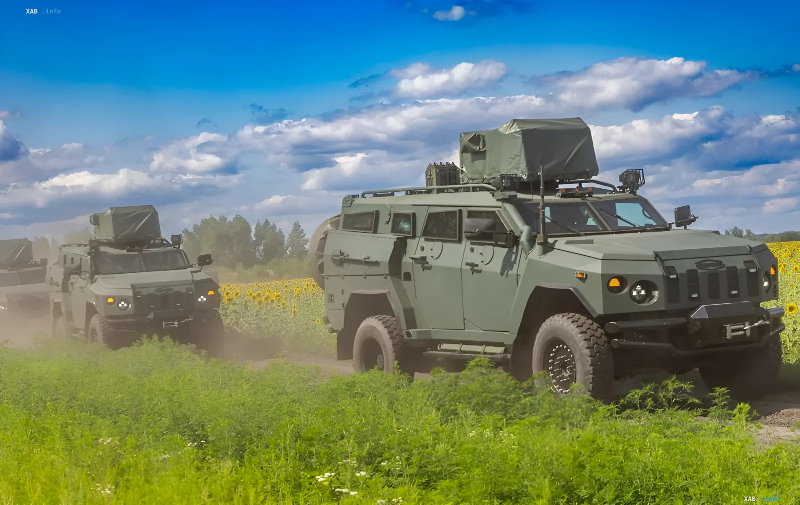 Украинские бронированные автомобили отечественного производства в колонне — потенциал украинского ОПК