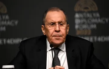 Sergei Lawrow auf einem Forum über Putins Gespräche mit Trump zur Ukraine