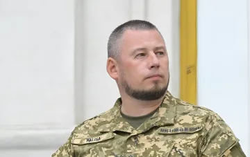 Палиса в форме ВСУ на фоне украинского флага: заявления о дальнобойных ударах по «болевым точкам» России и новой фазе войны