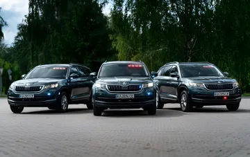 Три однакові темні кросовери — майбутні «фантомні патрулі» поліції Києва для прихованого контролю швидкості
