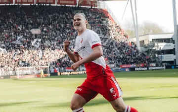 Ukrainian Stepanov celebrates his goal against PSV in the Eredivisie, extending his scoring streak