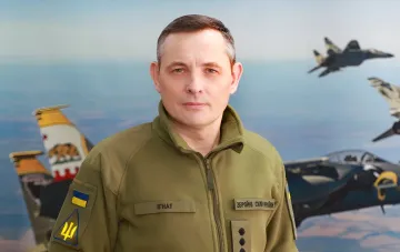 Ігнат у формі ЗСУ на тлі винищувачів і реактивних дронів: заява про онлайн-керування дронами через mesh-мережі