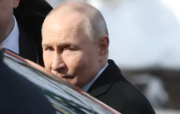 Владимир Путин на фоне заявления о «законах дикой природы»: президент объяснил войну аналогией с косатками и медведями, которую опровергли зоологи