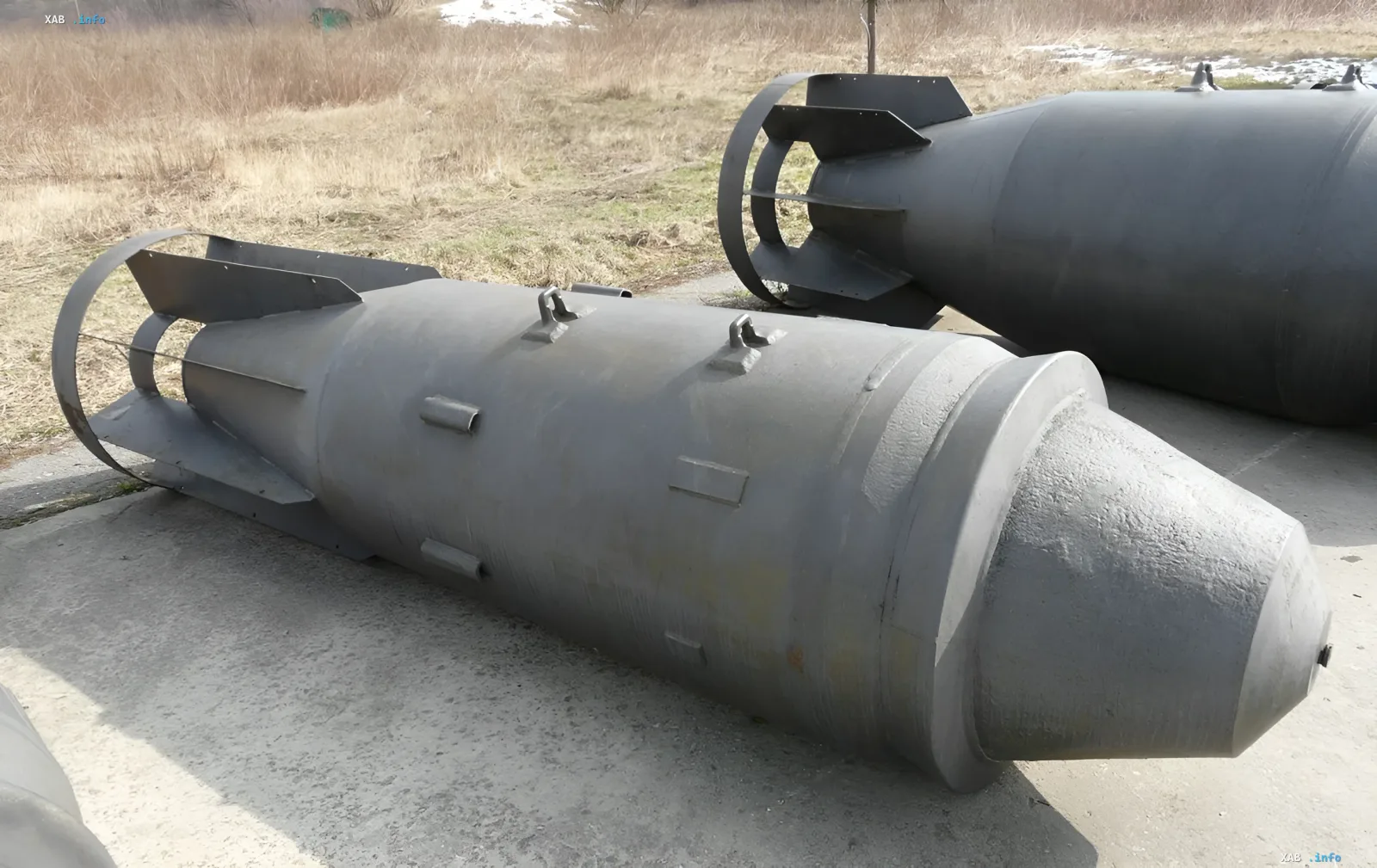 Авиационные бомбы ФАБ на открытой площадке — тип боеприпасов, применённых при ударе по центру Славянска