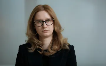 Porträt einer Frau mit Brille als Illustration zum bedrohten IWF-Tranche von 1,66 Mrd. Dollar und den stockenden Reformen in der ukrainischen Rada