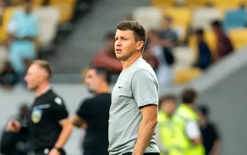 Тренер «Полесья» Ротань на скамейке запасных после разгромной победы над «Шахтёром» в 4-м туре УПЛ