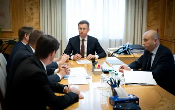 Совещание в Кабинете министров Украины по вопросам проверки школьного питания после скандала в Черновцах