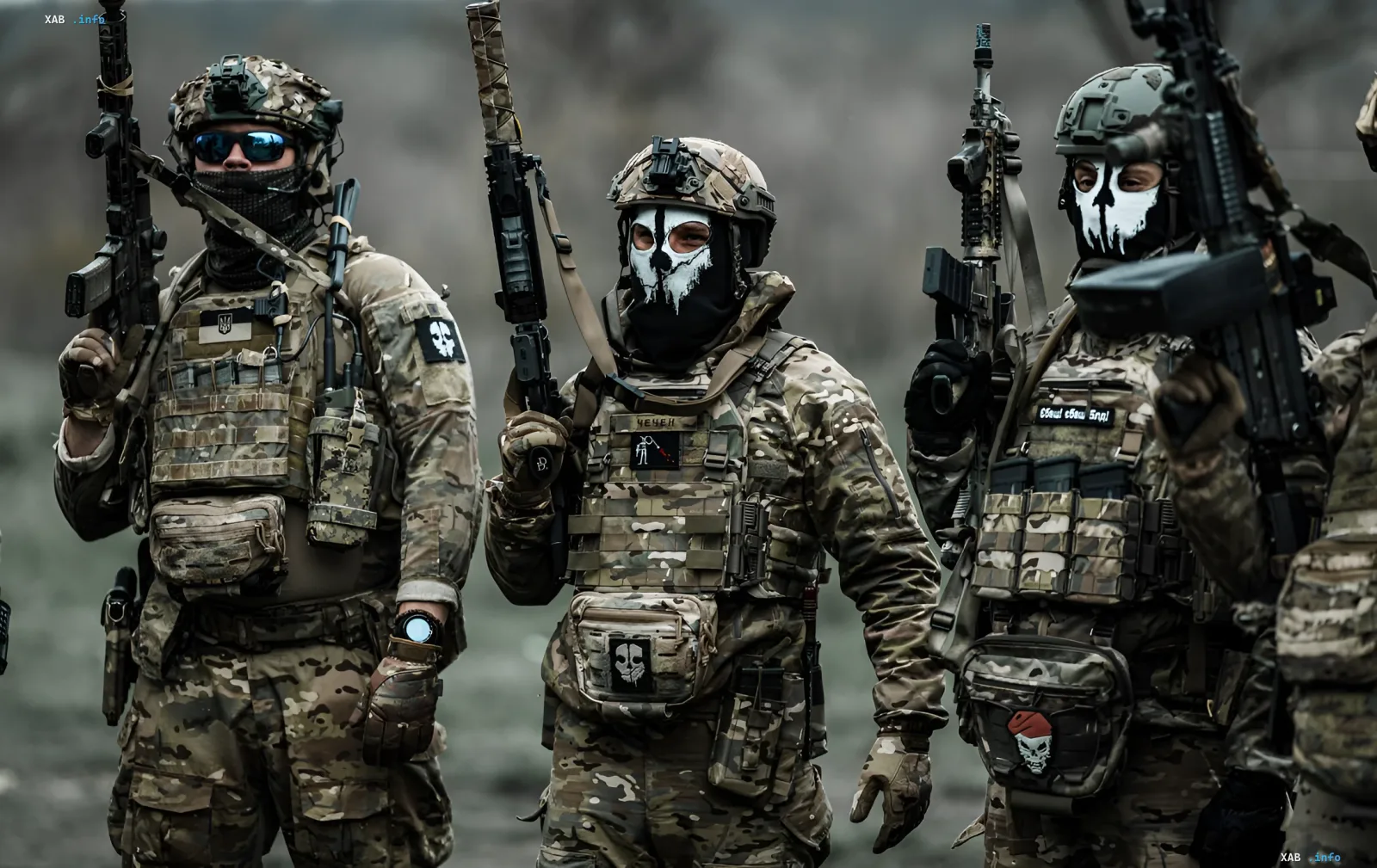 Бойцы подразделений военной разведки Украины в камуфляже и масках с автоматами — подразделения, против которых ГУР предупредило о спланированной информационной кампании