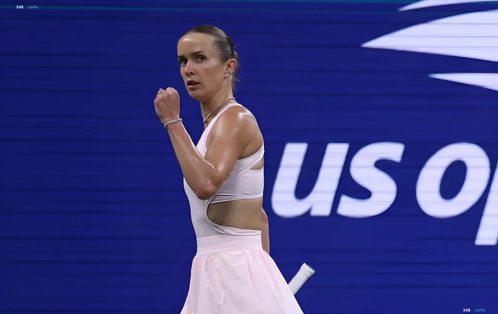 Элина Свитолина сжимает кулак в жесте триумфа после победы над Джойнт на US Open-2026
