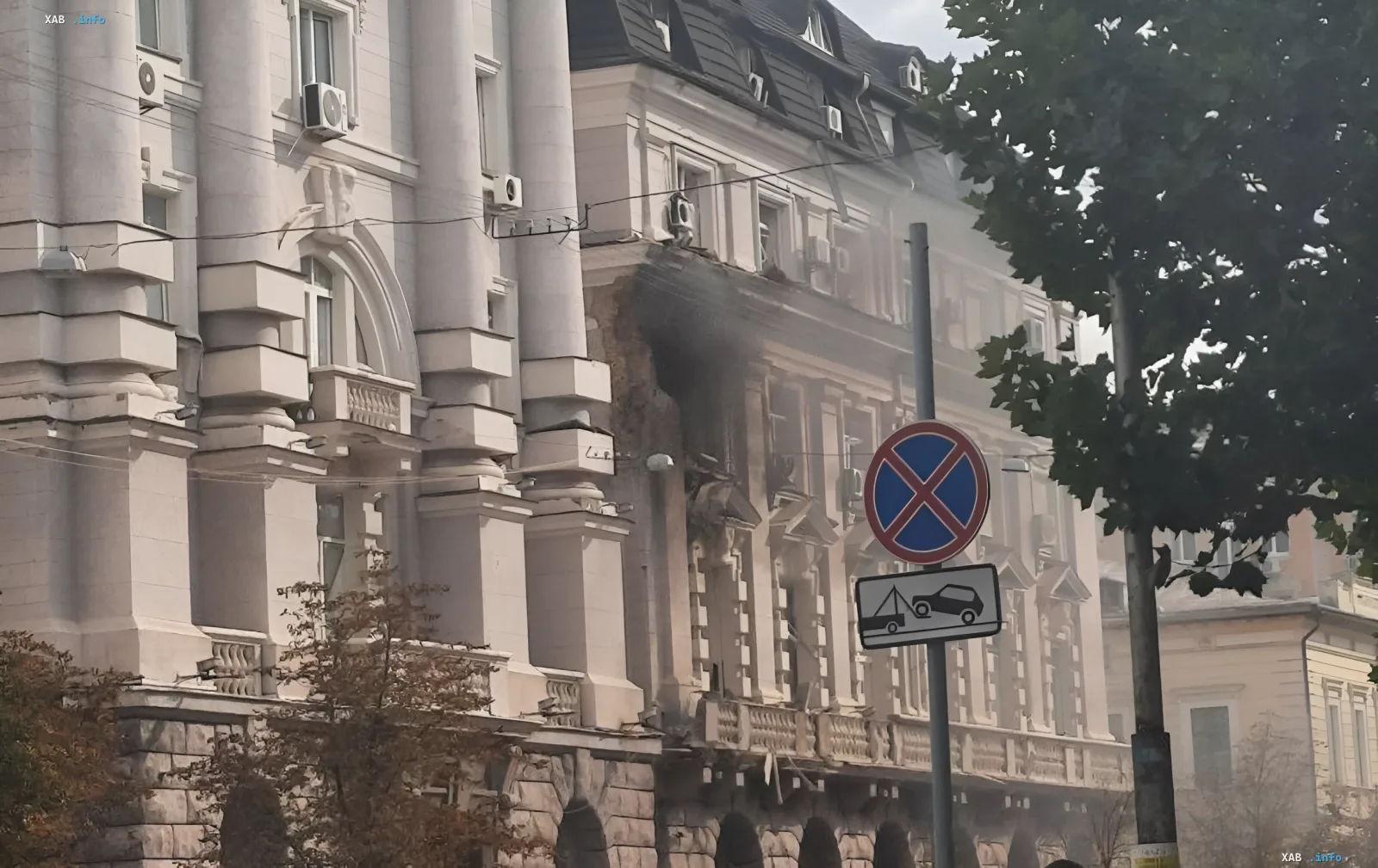 Поврежденное здание СБУ в Киеве после атаки беспилотника
