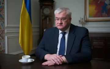 Сибига за столом в кабинете на фоне флага Украины: заявление о скрытой войне России против Европы