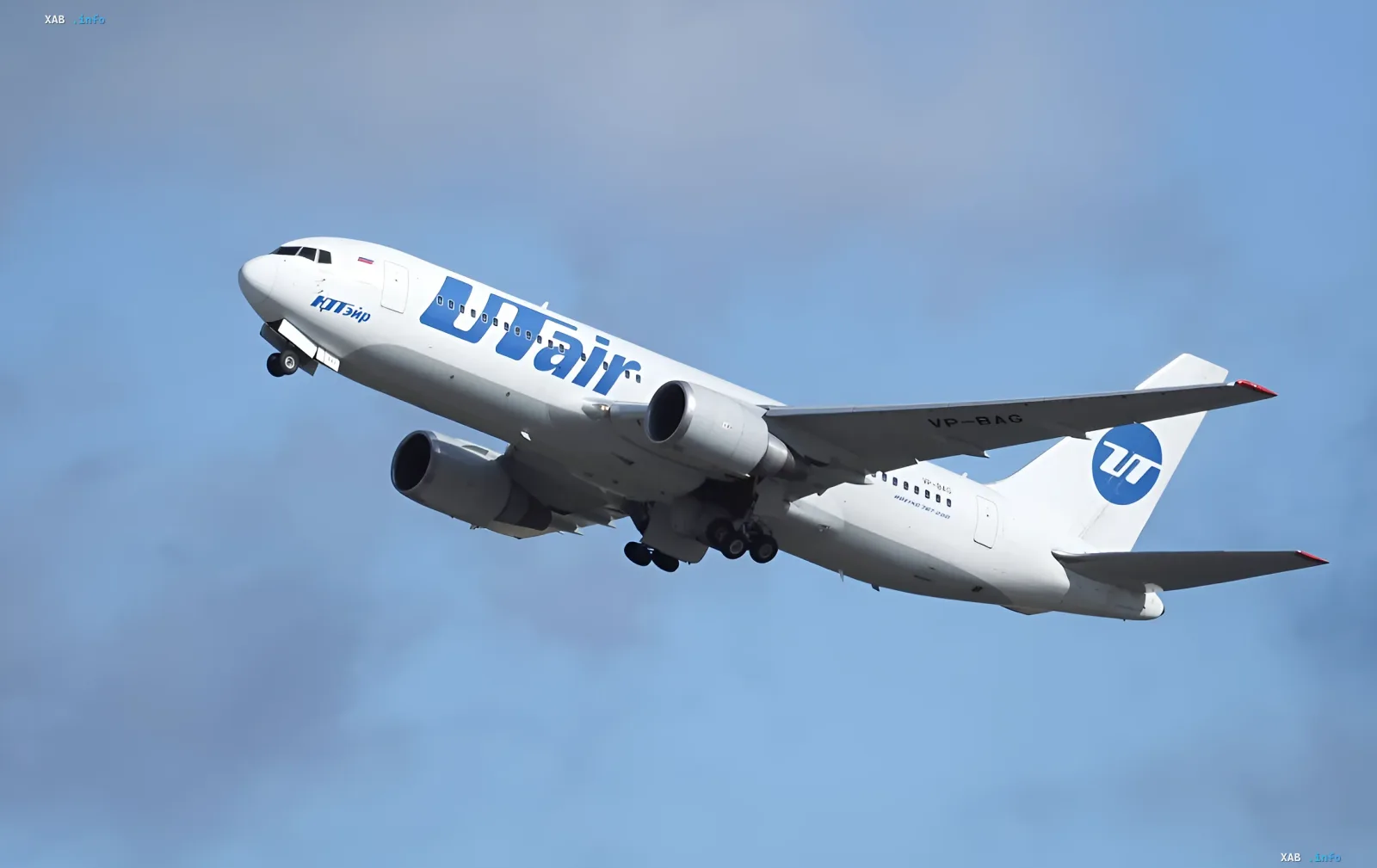 Грузовой Boeing 767-300F UTair в полете: модель, фигурирующая в деле о катастрофе Amazon Prime Air в Майами