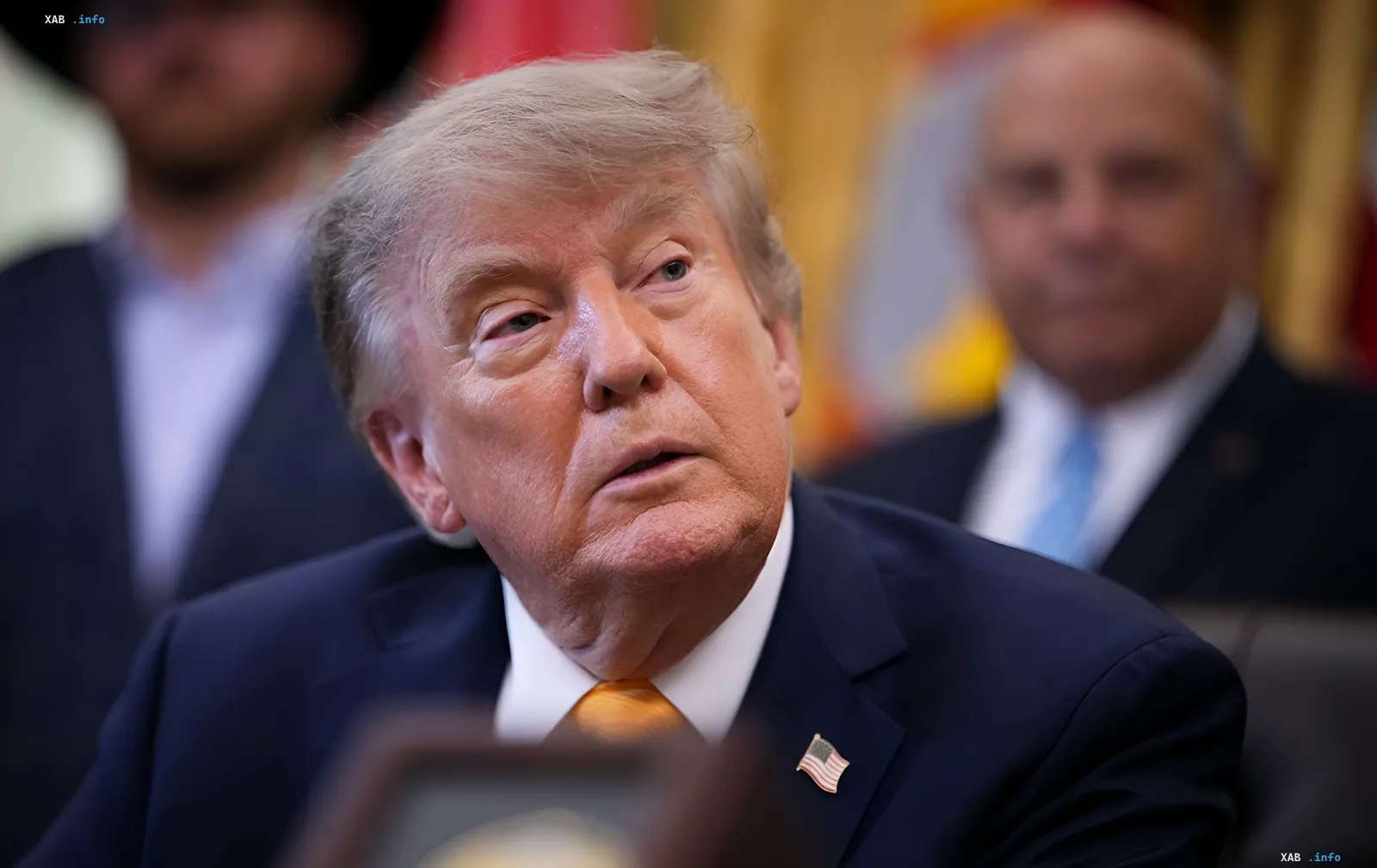 Дональд Трамп с заметно потемневшими волосами: парикмахер назвала это камуфляжем