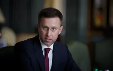 Корецкий в деловом костюме на совещании: предстоящая зима — главный вызов для Украины, правительство готово к худшим сценариям