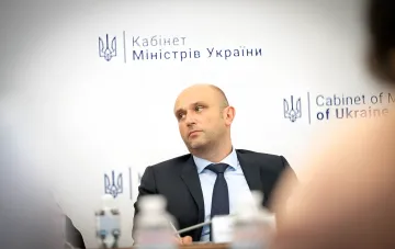 Sitzung des Kabinetts der Minister der Ukraine: Diskussion über die Erhöhung der MwSt auf 21 % für einen Staatsfonds zur Entschädigung von Unternehmensschäden