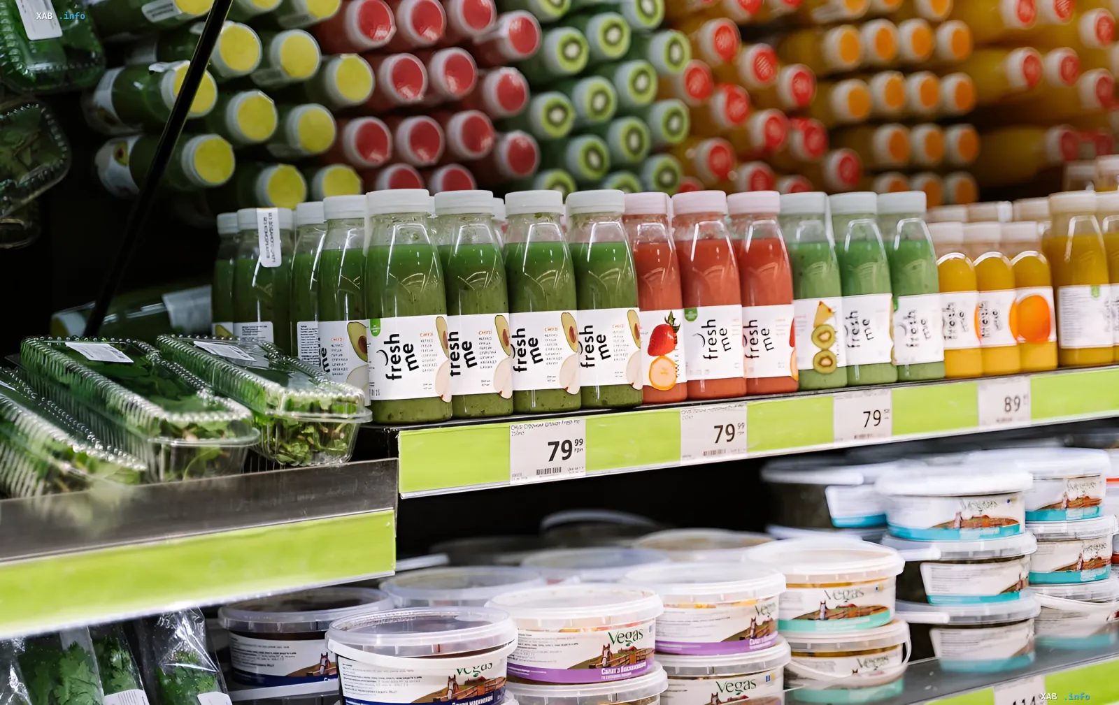 Ціни на продукти та соки на полицях супермаркету в Україні на тлі підвищення ПДВ до 21% і зростання інфляції